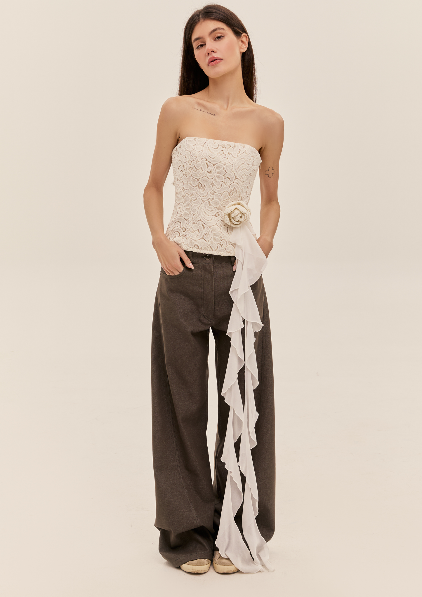 Мереживний корсет з трояндою