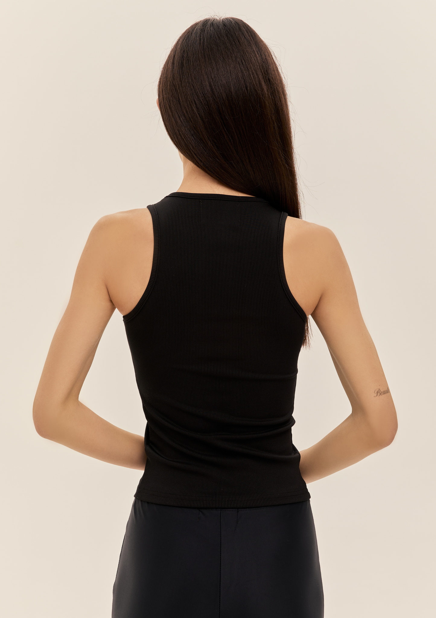 Топ в рубчик в чорному кольорі