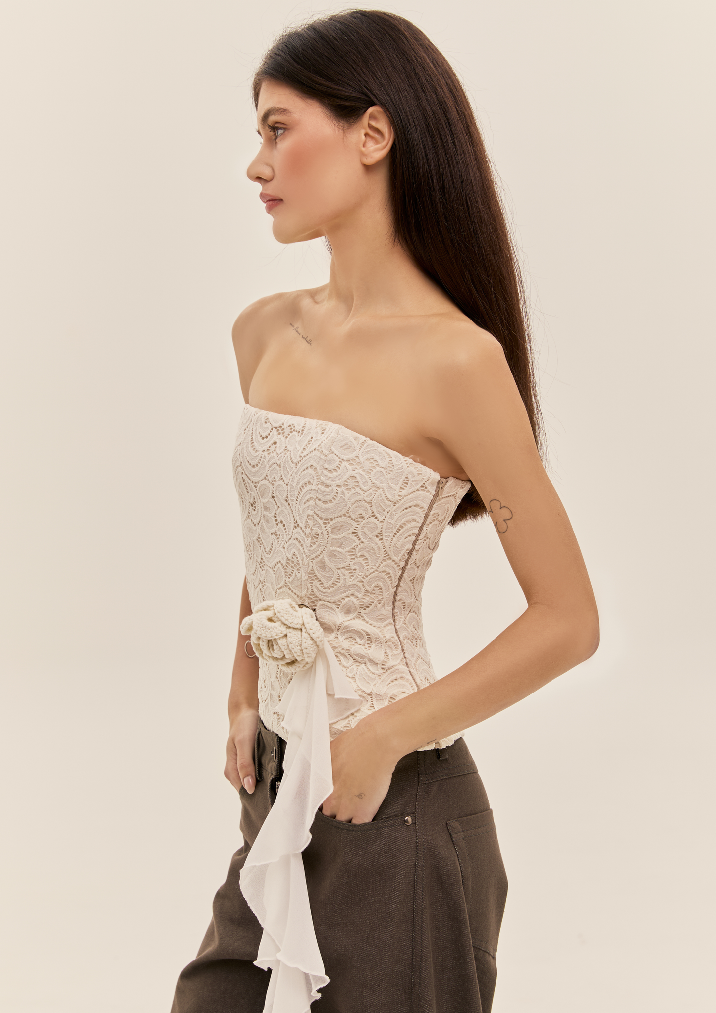 Мереживний корсет з трояндою